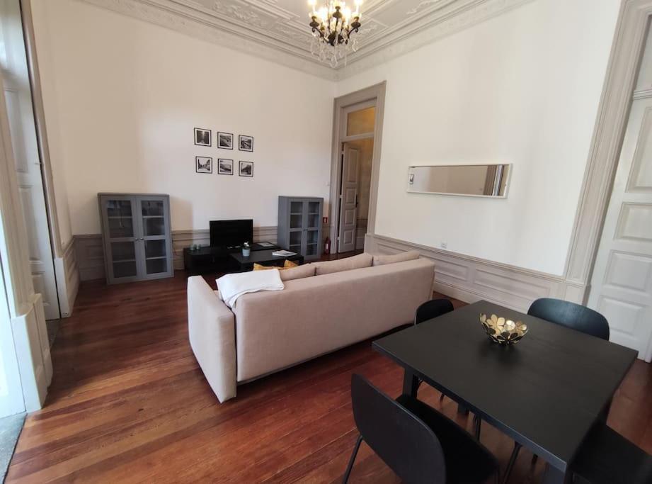 Alvares Cabral Apartamento C Apartment Porto Luaran gambar