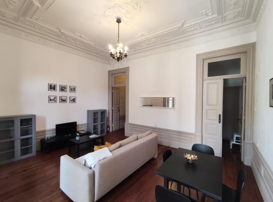 Alvares Cabral Apartamento C Apartment Porto Luaran gambar