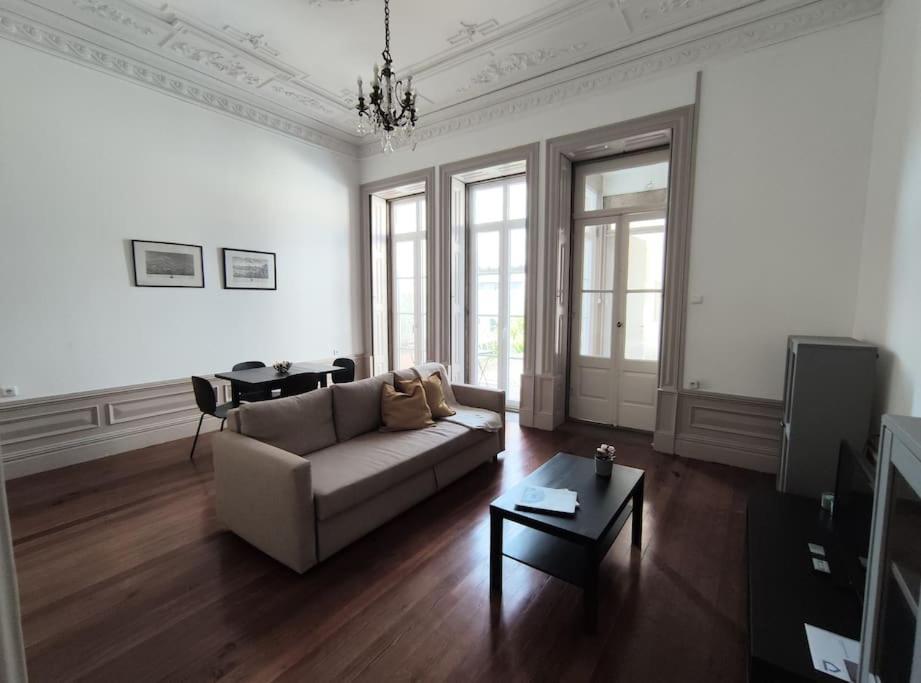 Alvares Cabral Apartamento C Apartment Porto Luaran gambar